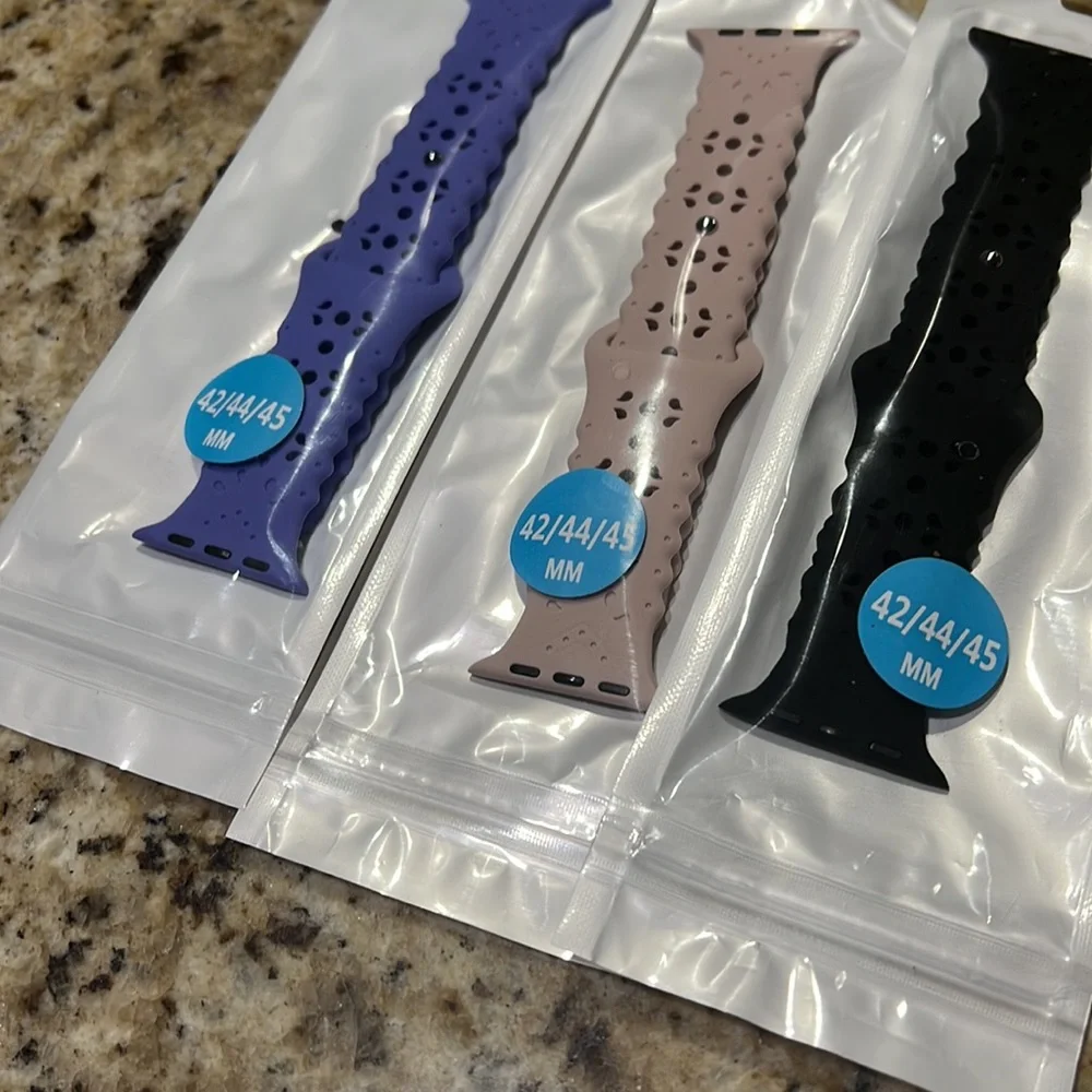 3 Apple Watch bands